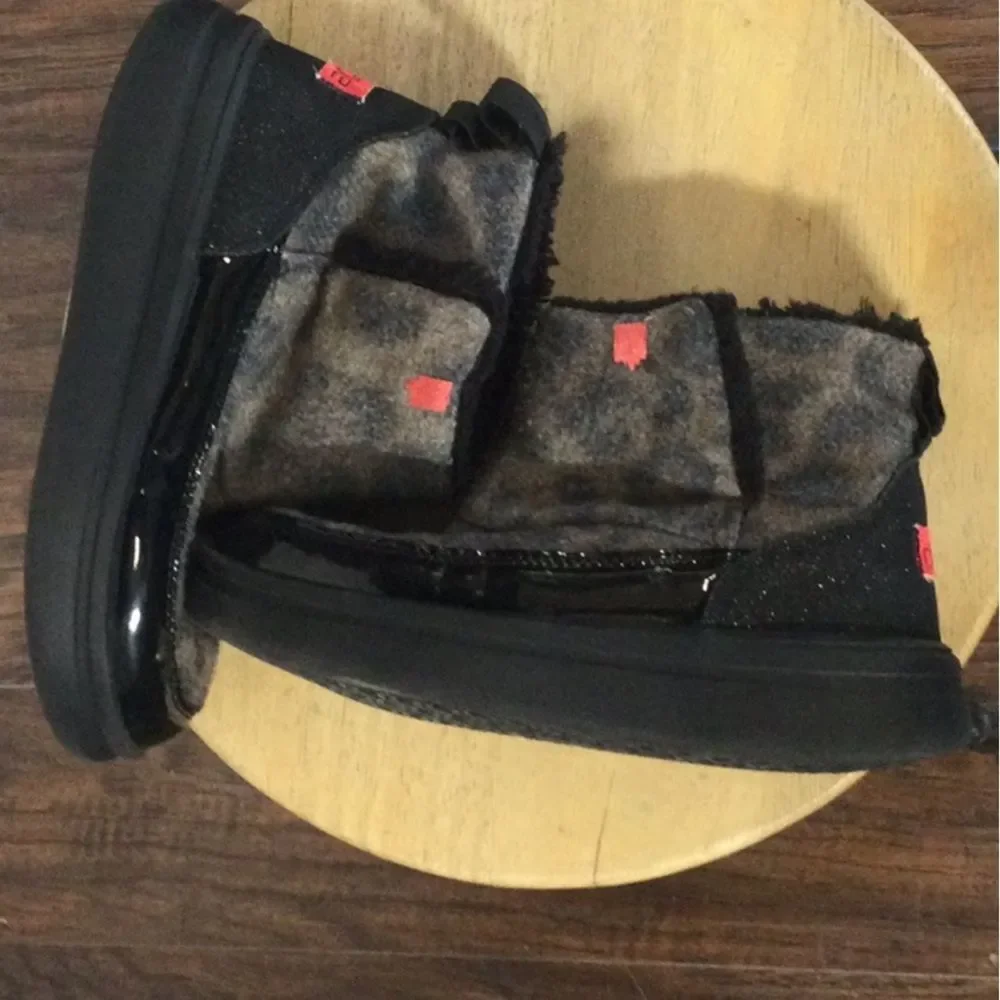 Kids Hey Dude Winter Camo Fuzzy‎ Boots 2Y